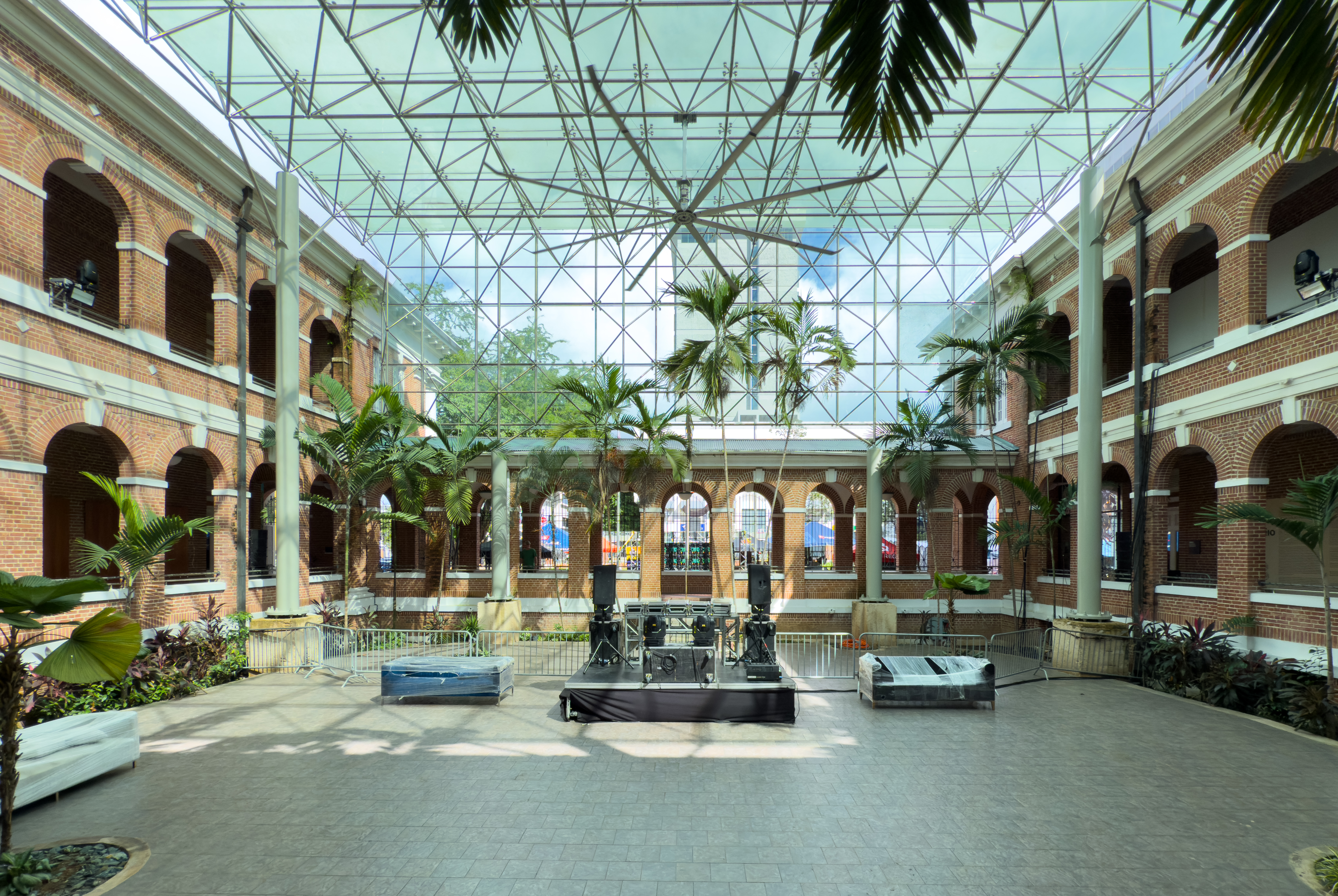 Museo de Arte Contemporáneo de Puerto Rico (MAC) : 푸에르토리코 현대미술관